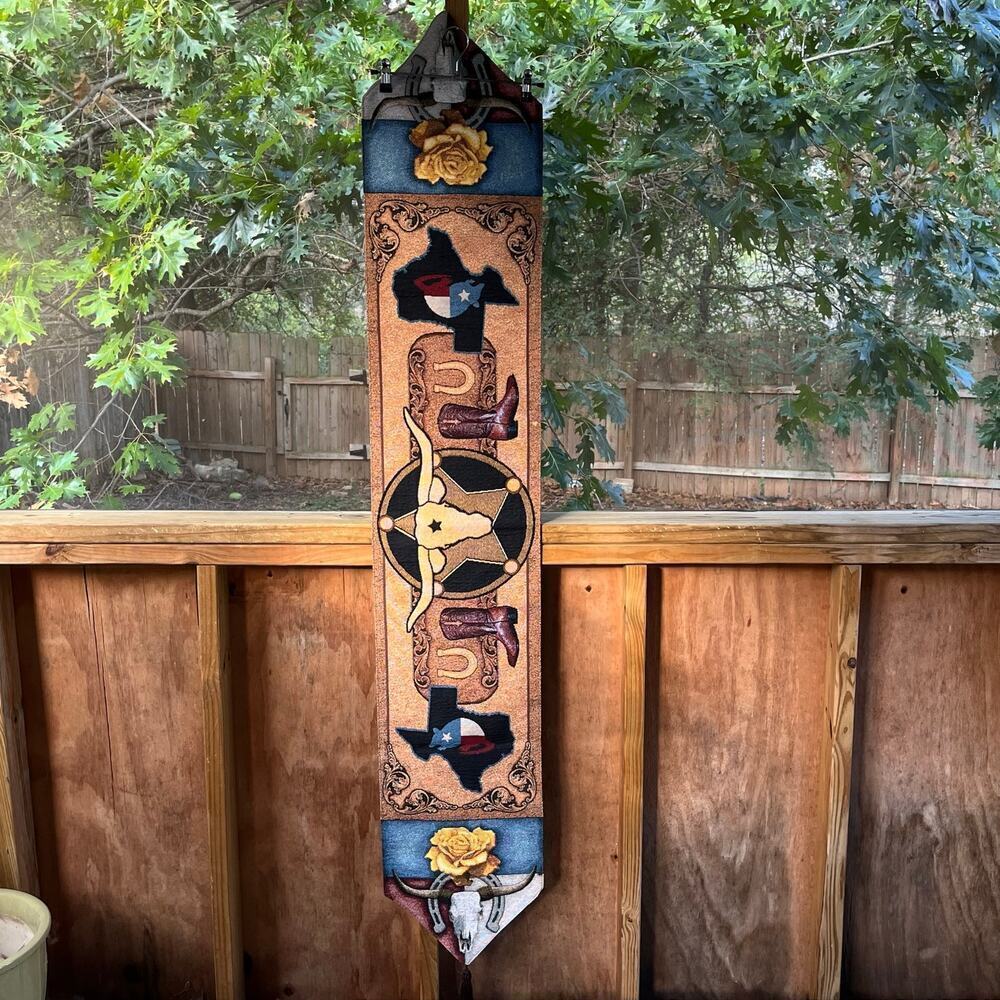 The Manual Woodworkers & Weavers Inc. Texas Theme Table runner 12 X 72